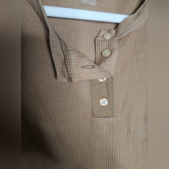 American Eagle Henley long sleeve top - Picture 3 of 5